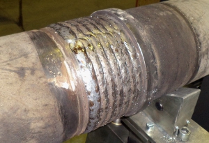 Пример наплавленной на установке АС354 цилиндрической наружной поверхности выполненный с колебаниями горелки